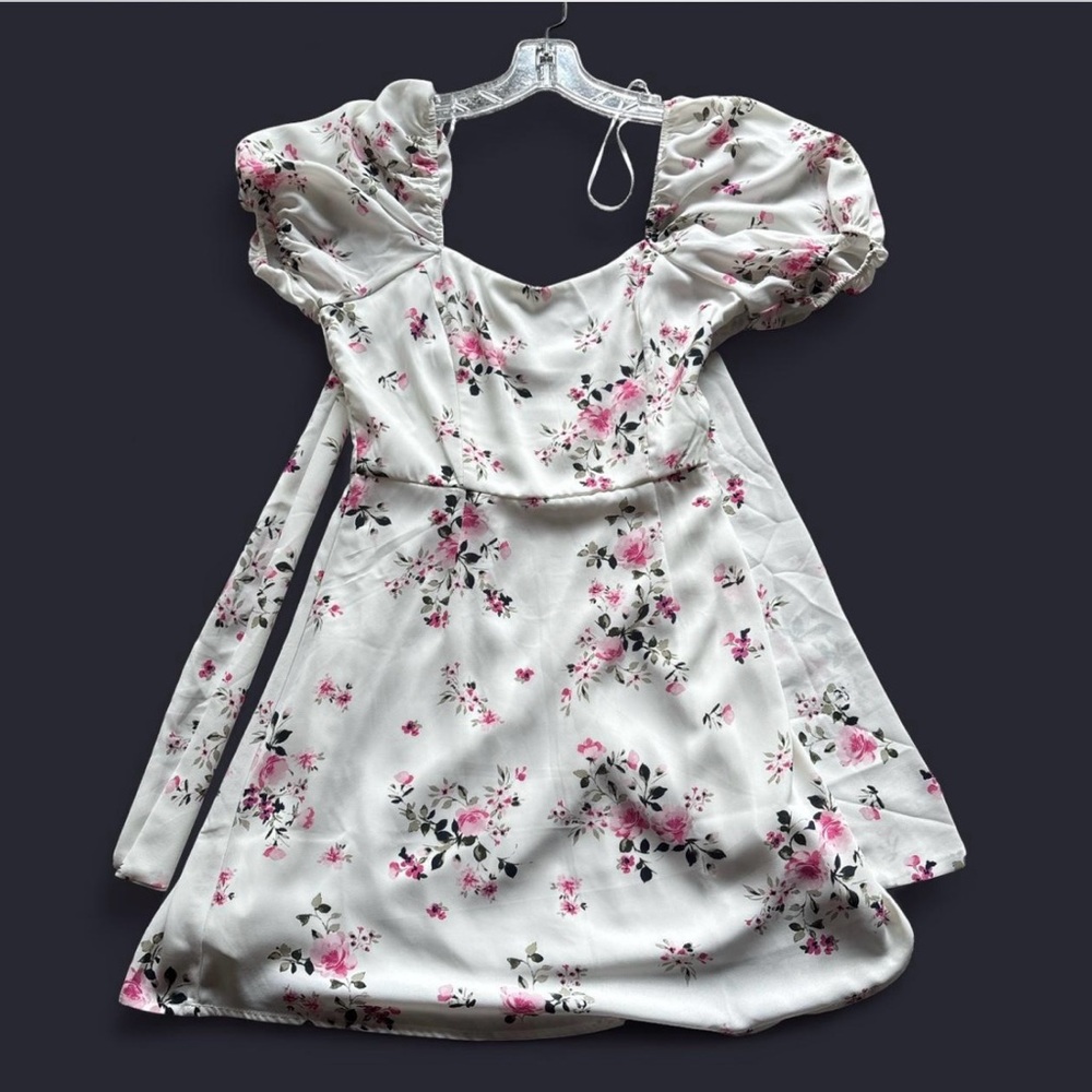 Francesca's Pink Floral Puff Sleeve Dress